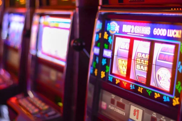 Tournament leaderboard for Wild Fireworks showing real-time rankings and payment method selection interface